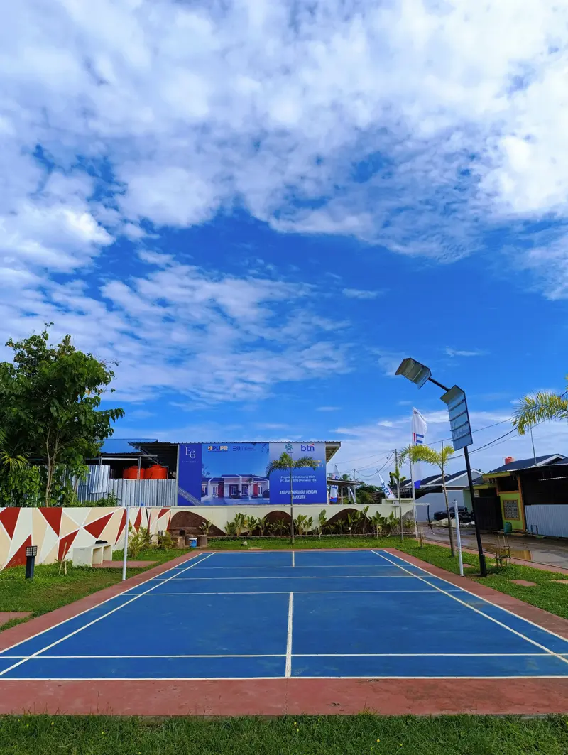 Ruang terbuka dan penerangan jalan Esa Garden Residence 1